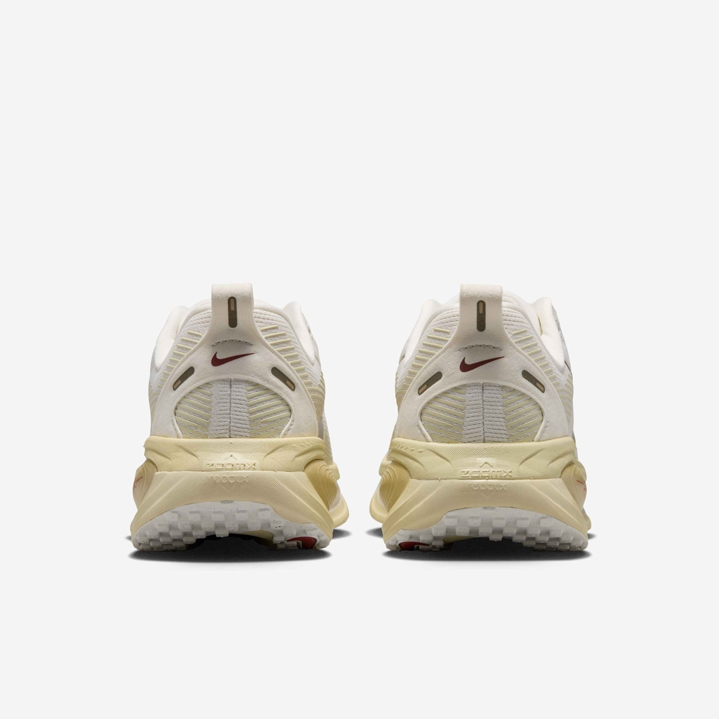 Giày chạy bộ Nike Vomero 18 Nữ - HM6804-118