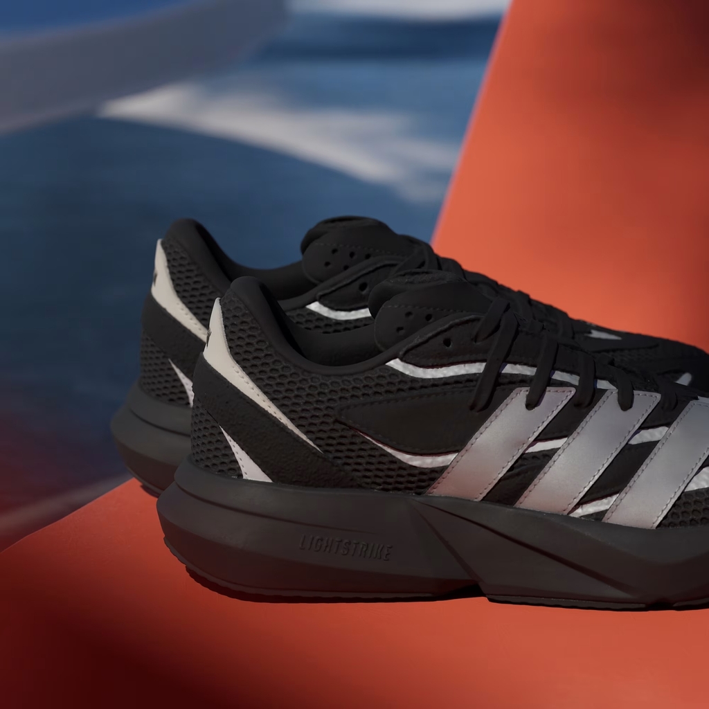 Giày thời trang adidas Lightblaze Nữ - JR2401