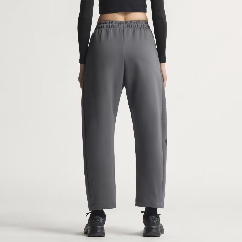 Quần nỉ adidas Z.N.E. Nữ - KF6377