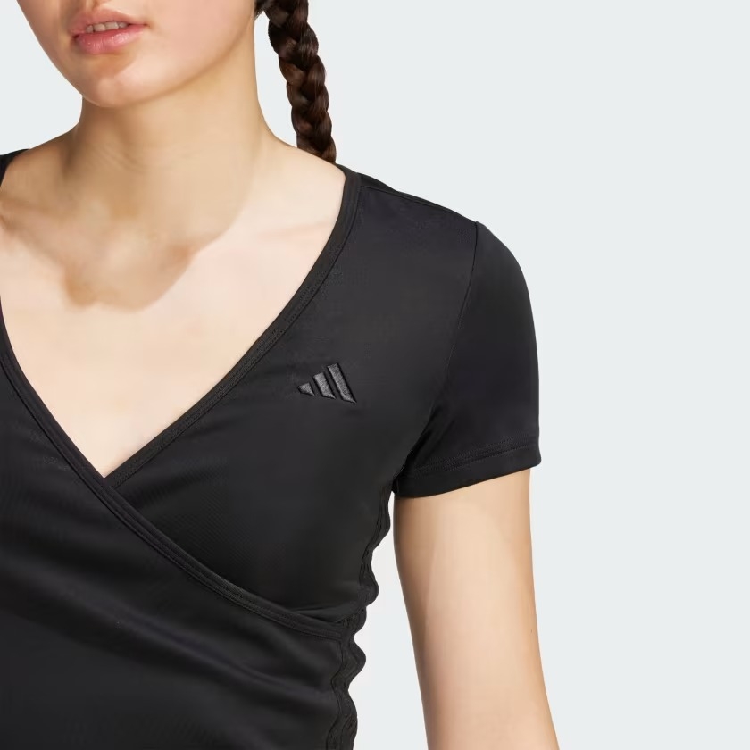 Áo T-shirt adidas Seasonal Essentials dáng crop Nữ - JM1924