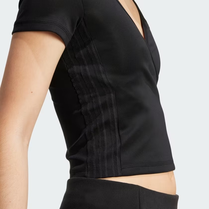 Áo T-shirt adidas Seasonal Essentials dáng crop Nữ - JM1924