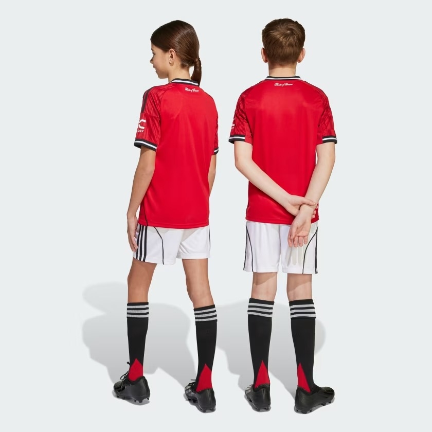 Quần short bóng đá trẻ em adidas Sân nhà Manchester United 25/26 Unisex - JP3017