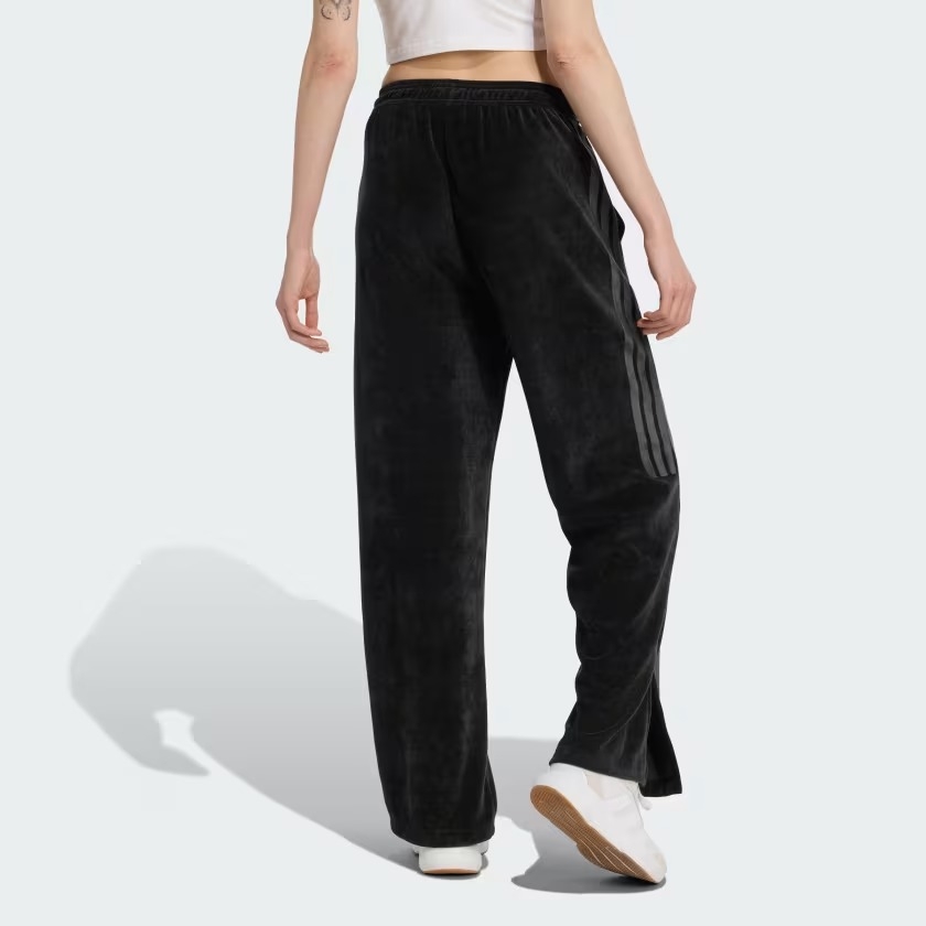Quần nhung adidas Tiro Nữ - JM1805