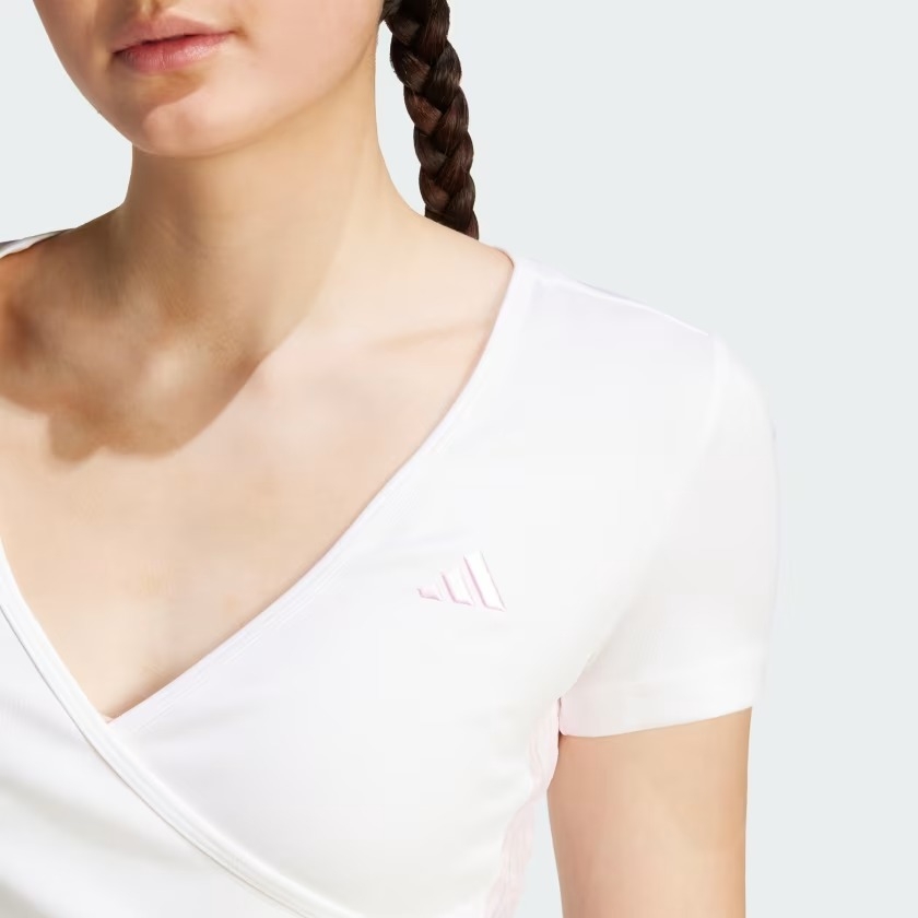 Áo T-shirt adidas Seasonal Essentials 3 sọc Nữ - JM1926