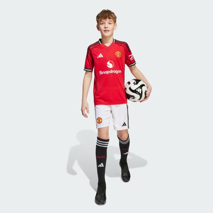 Quần short bóng đá trẻ em adidas Sân nhà Manchester United 25/26 Unisex - JP3017