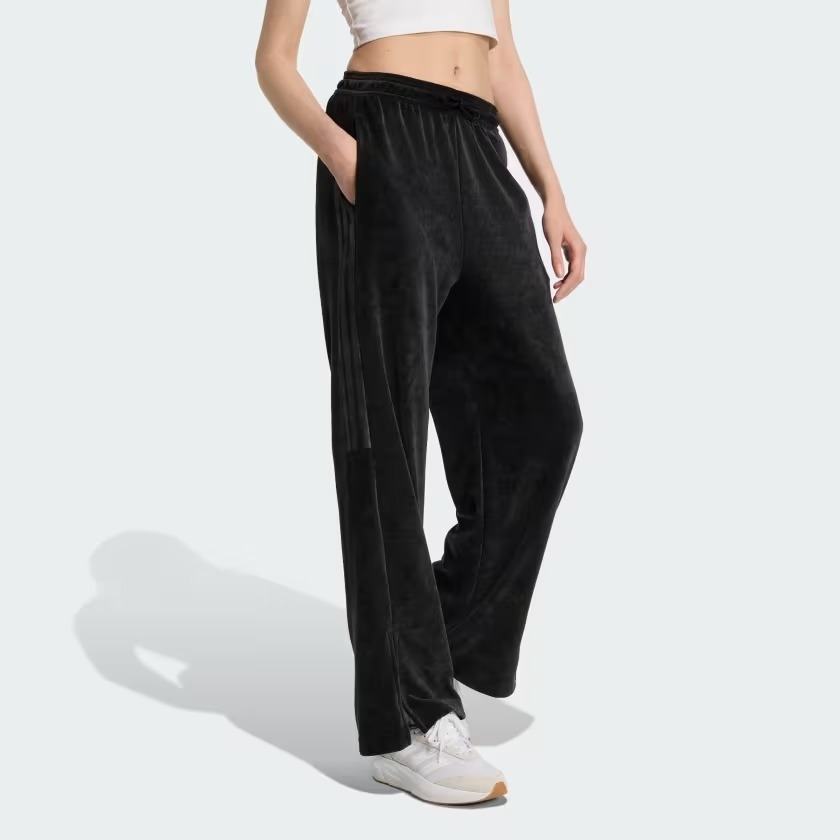 Quần nhung adidas Tiro Nữ - JM1805