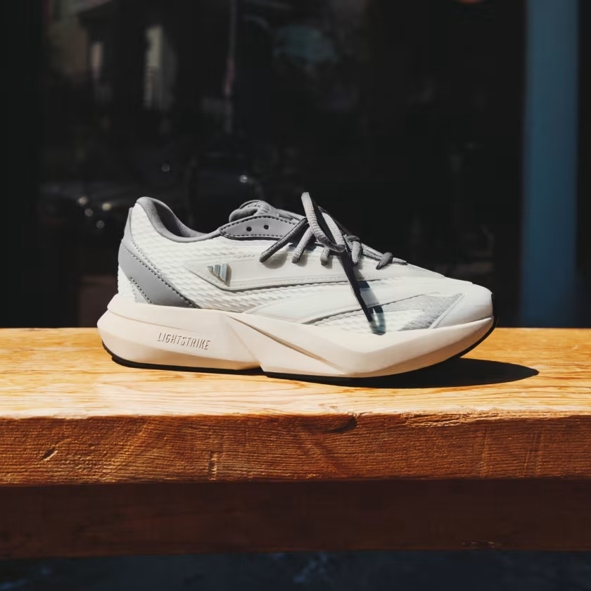 Giày thời trang adidas Lightblaze Nữ - JS4256