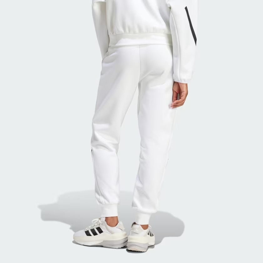 Quần nỉ adidas Z.N.E. Nữ - JE7843
