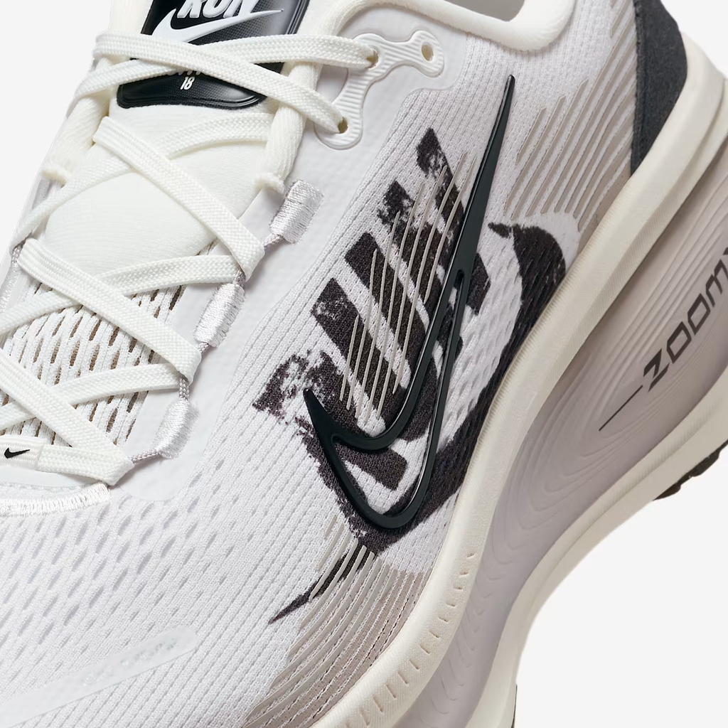 Giày chạy bộ Nike VOMERO 18 Nam IB5726-100