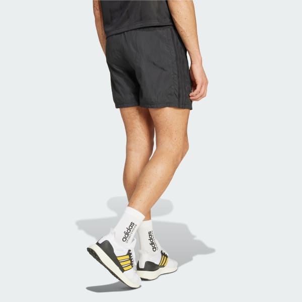 Quần short thể thao adidas Vải Dệt Siêu Nhẹ Tiro Nam - IP3783