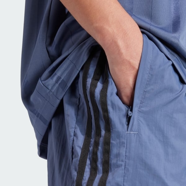 Quần short adidas Vải Dệt Siêu Nhẹ Tiro Nam - IS1534