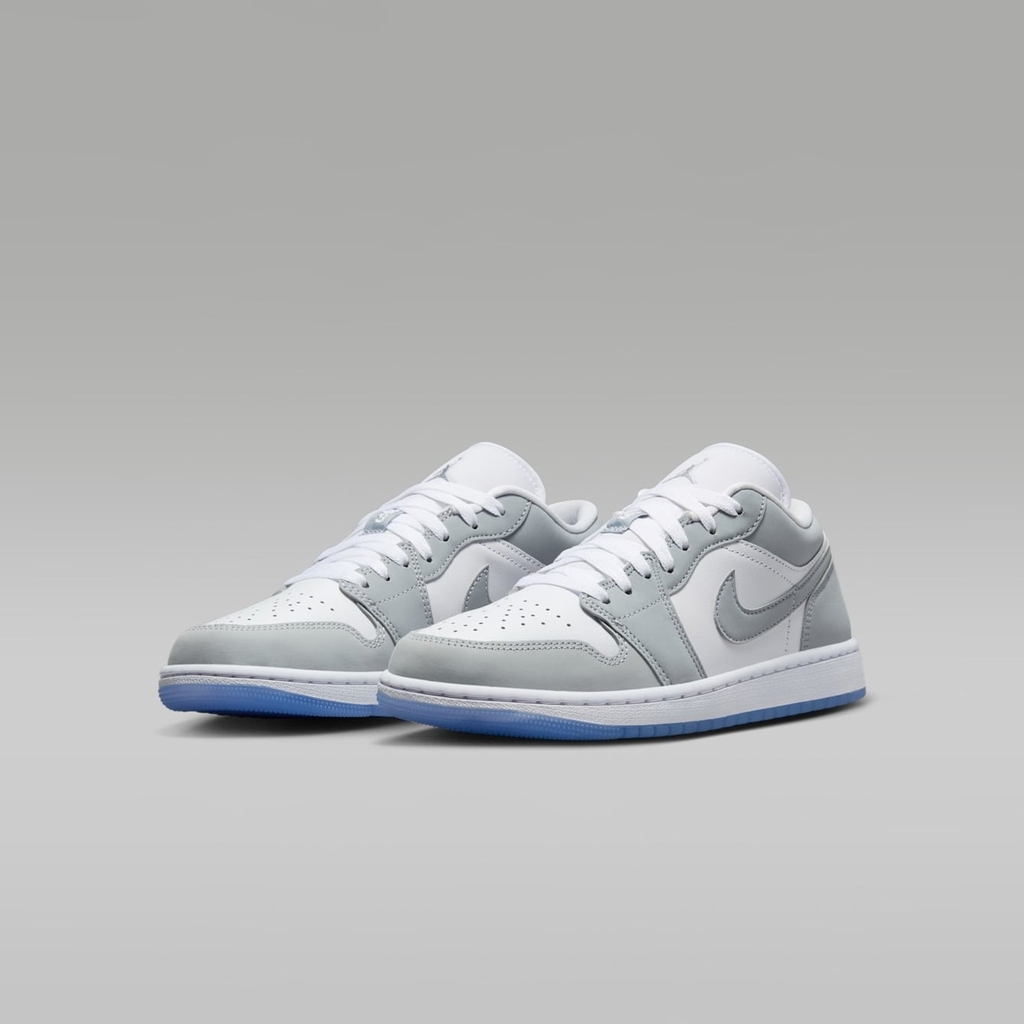 Giày bóng rổ Air Jordan 1 Low Nike Nữ DC0774-105
