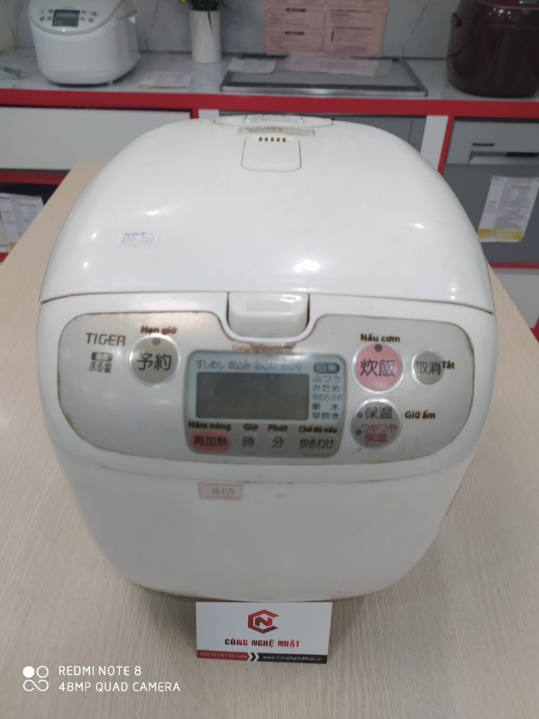 Nồi cơm hiệu TIGER JNJ-B180 màu trắng nội địa Nhật