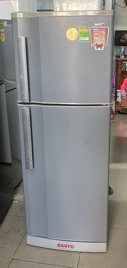 Tủ lạnh cũ Sanyo 190 lít không đóng tuyết mới 90%