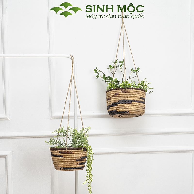 Giỏ lục bình trồng cây lót nilon, chậu trồng cây có quai, giỏ bèo có dây Sinh Mộc - M1009
