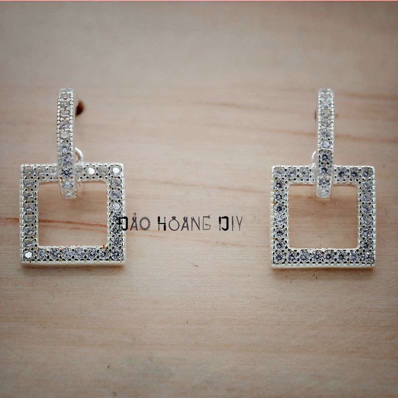 Bông tai bạc nụ ngắn hình vuông thủng siêu độc đáo PVN589