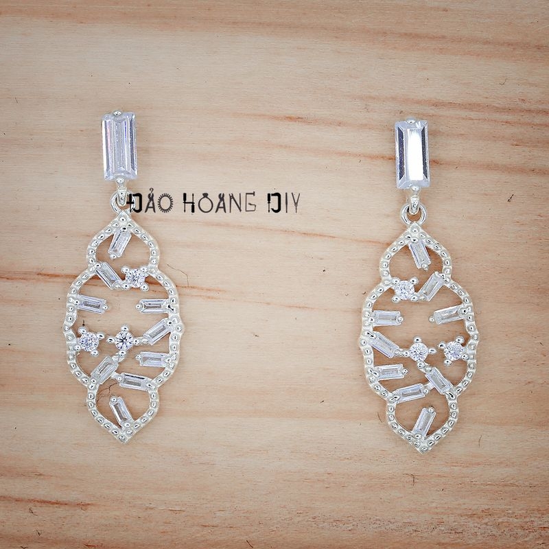 Bông tai bạc nụ dài hình dáng độc đáo PVN601