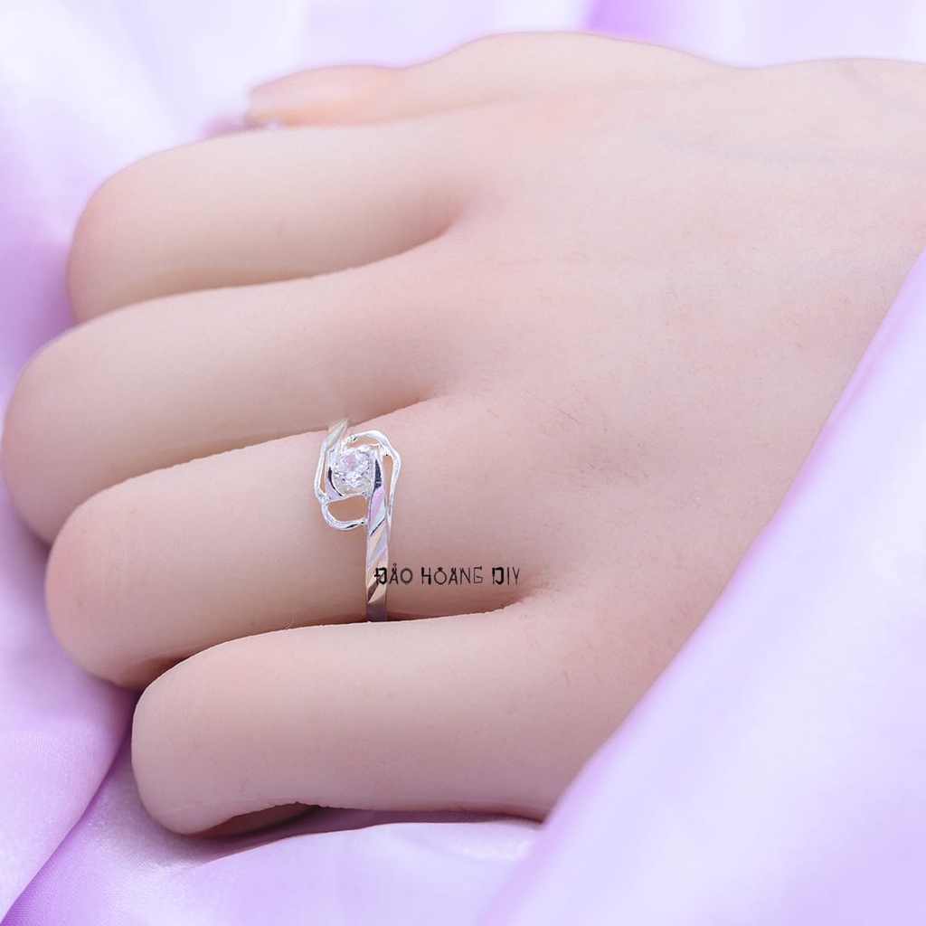 Nhẫn Bạc Nữ Trơn Thiết Kế Đính Đá N2408260017