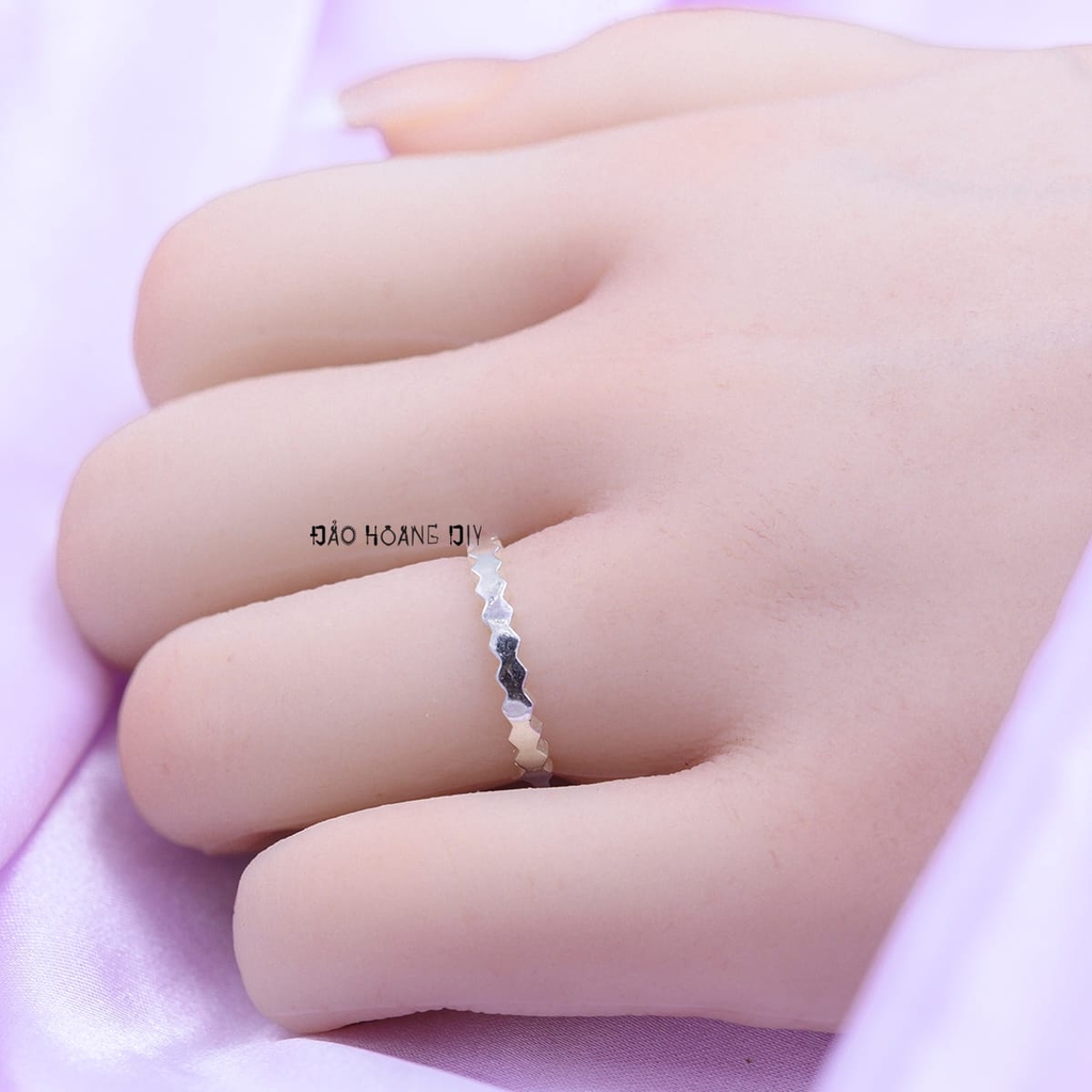 Nhẫn Bạc Nữ Trơn Không Đá Lượn Sóng N2408270016