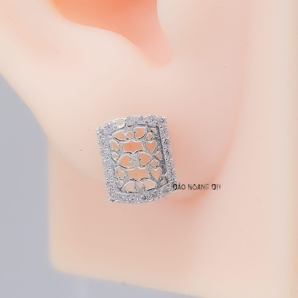 Bông Tai Bạc Nữ Kiểu Nụ Hình Chữ Nhật Khắc 3D Nhiều Trái Tim Nhỏ Xinh H2410230077
