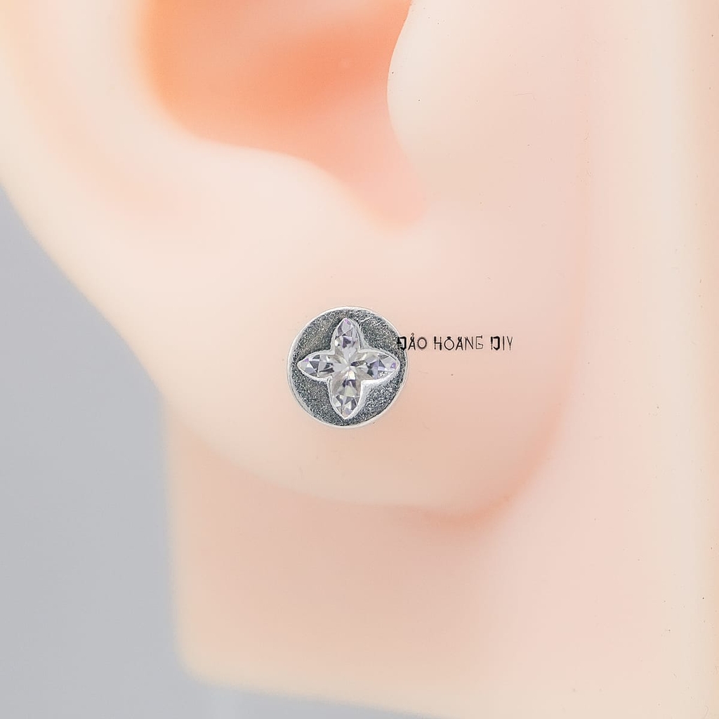 Bông Tai Bạc Nữ S925 Kiểu Nụ Hoa 4 Cánh Đơn Giản Tinh Tế H2410220058