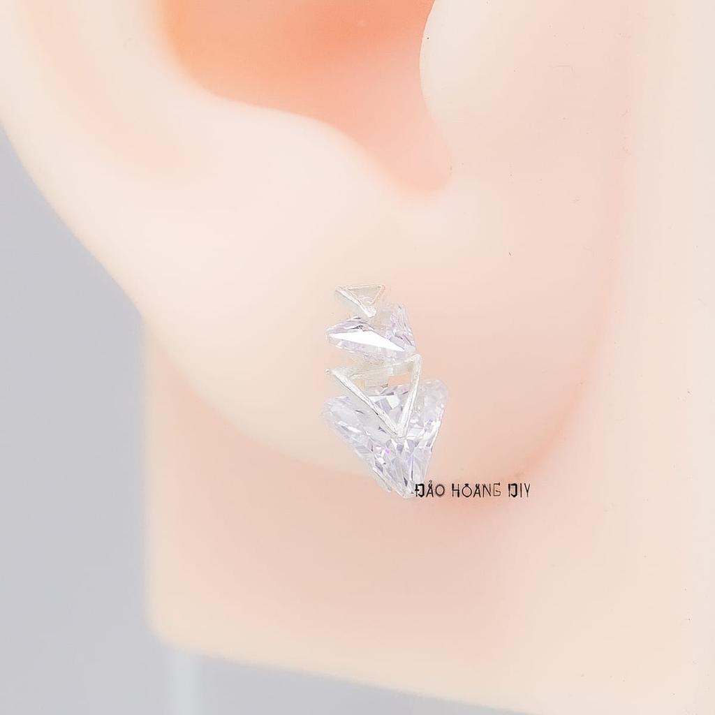 Bông Tai Bạc Nữ Kiểu Nụ Đá Hình Tam Giác Kiêu Sa Nổi Bật H2410220072