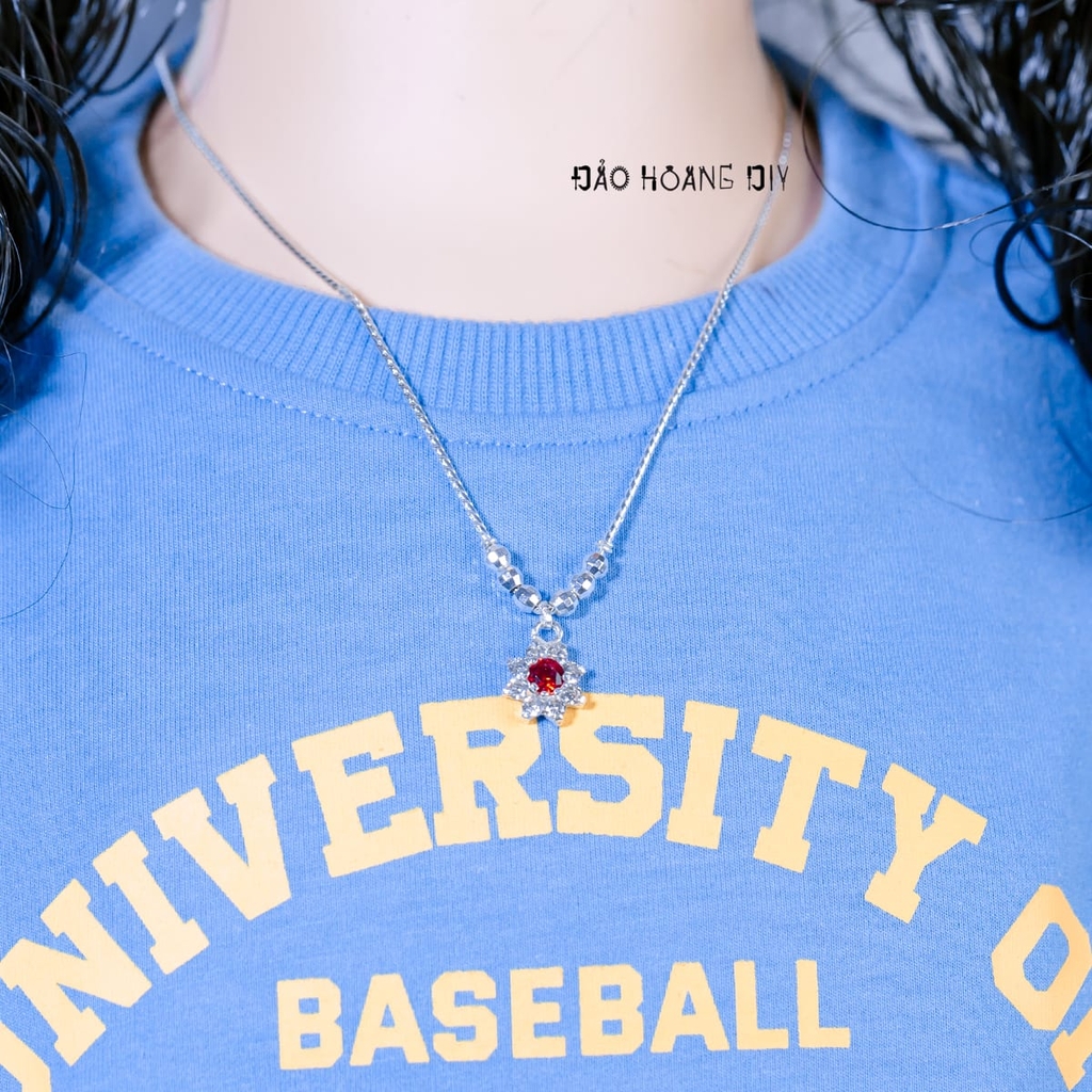 Dây Chuyền Bạc S990 Cho Bé Gái Hoa 8 Cánh Nhụy Đá Đỏ Nổi Bật D2411090016