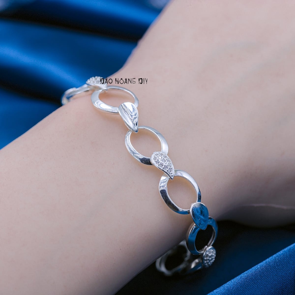 Lắc Tay Bạc Nữ S925 Kiểu Mắt Nối Hình Chiếc Lá Đẹp Lấp Lánh L2410070005