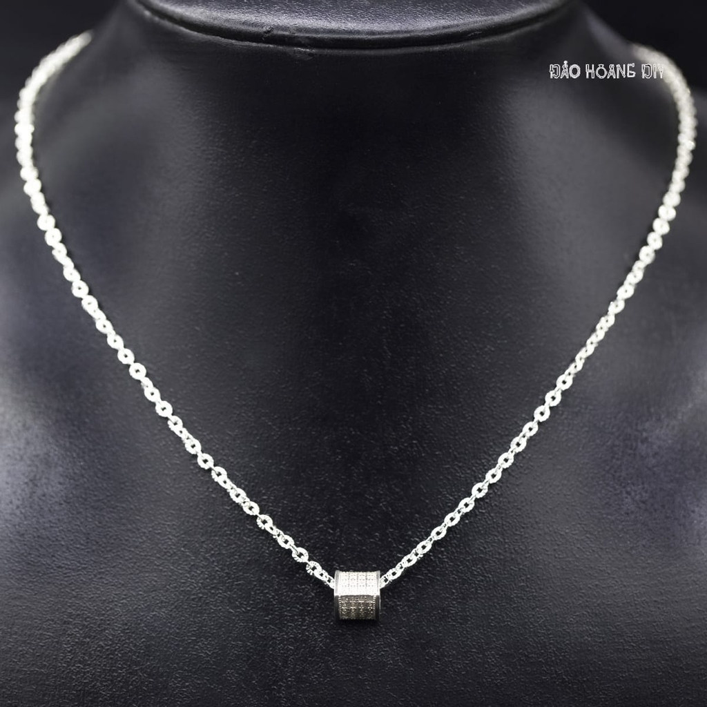 Mặt Dây Chuyền Bạc Nữ Tam Giác Đá Nhỏ Lấp Lánh M2409230058