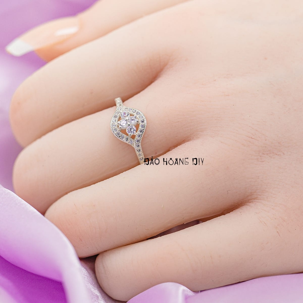 Nhẫn Bạc Nữ Kiểu 4 Viên Đá Nhỏ Xinh N2412110022