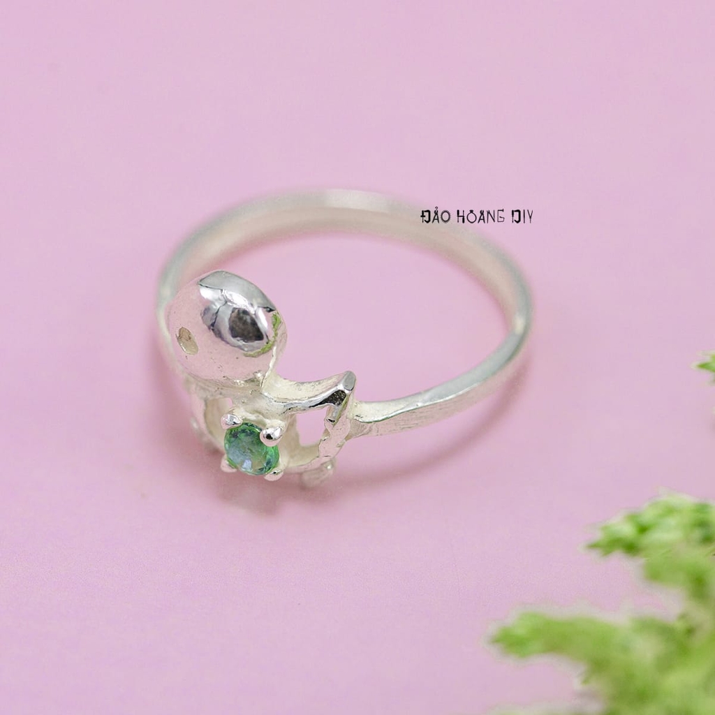 Nhẫn Bạc Trẻ Em Hình Con Vịt Gắn Đá Xanh Ngọc N2409030059