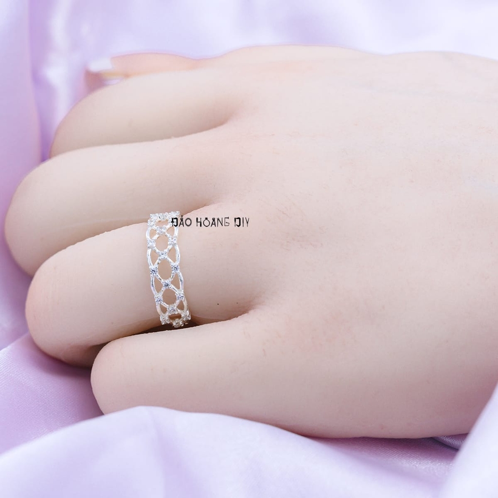 Nhẫn Bạc Nữ Trơn Đính Đá N2408270001