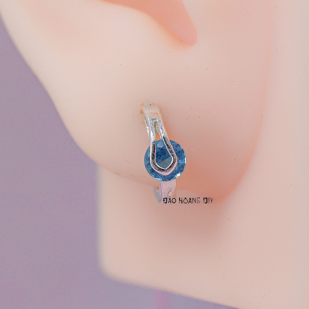 Bông Tai Bạc Cho Bé Khong Tròn Đá Xanh Dương Nổi Bật H2410280018