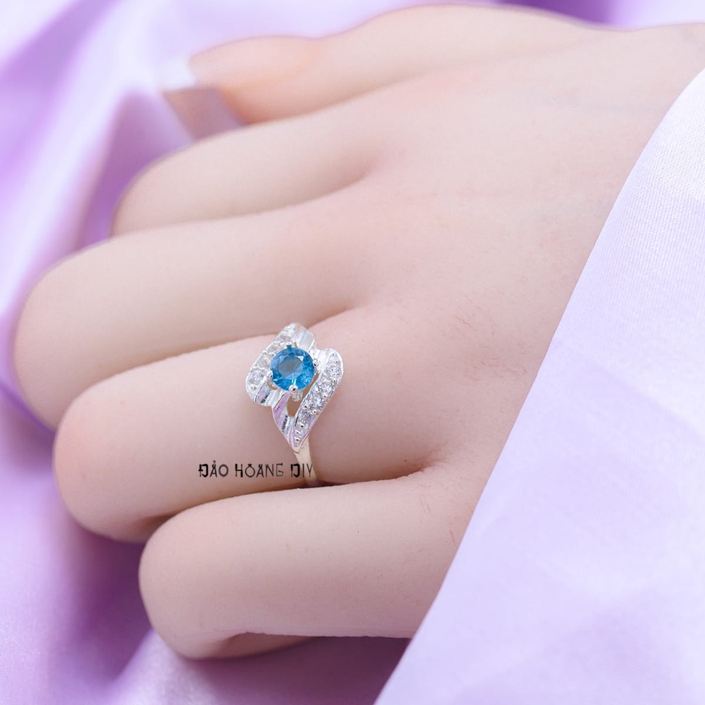 Nhẫn Bạc Nữ Phong Thủy Đá Xanh Dương N2409060001