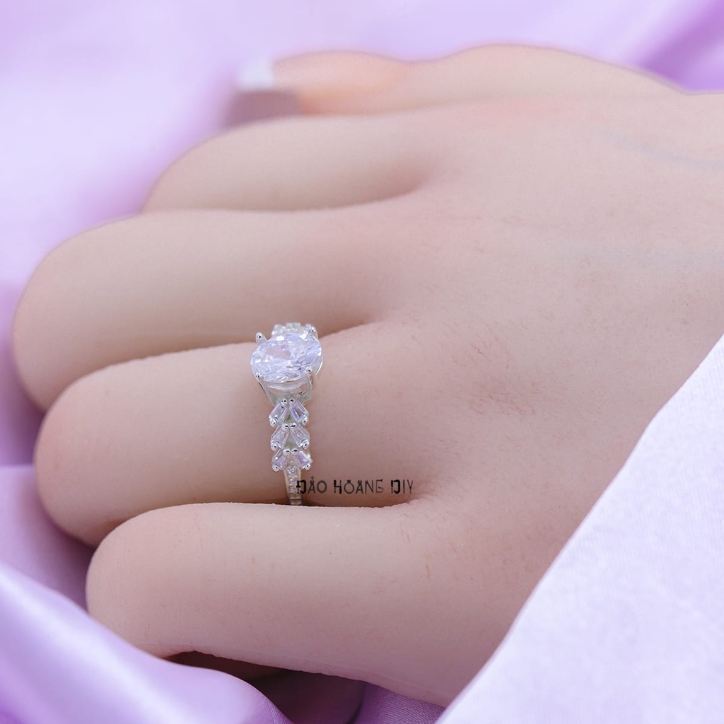 Nhẫn Bạc Nữ  Đính Đá Oval Sang Trọng N2409010062