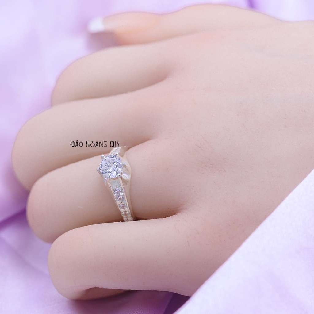 Nhẫn Bạc Nữ Đính Đá Sang Trọng N2409010035