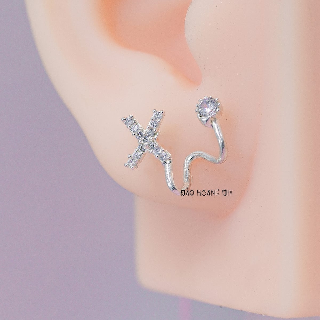 Bông Tai Bạc Nữ Kiểu Nụ Chữ Cái Cá Tính H2410280095