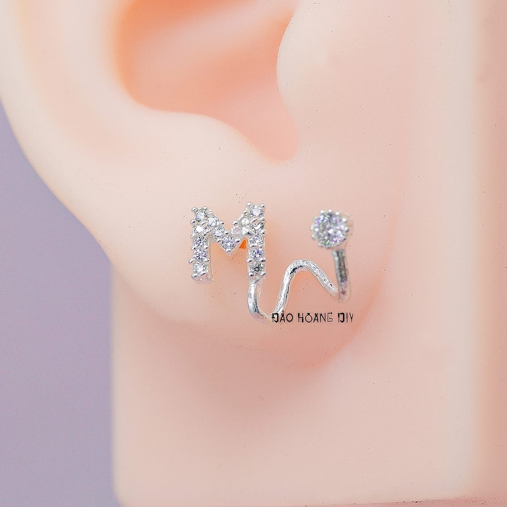 Bông Tai Bạc Nữ Kiểu Nụ Chữ Cái Cá Tính H2410280094