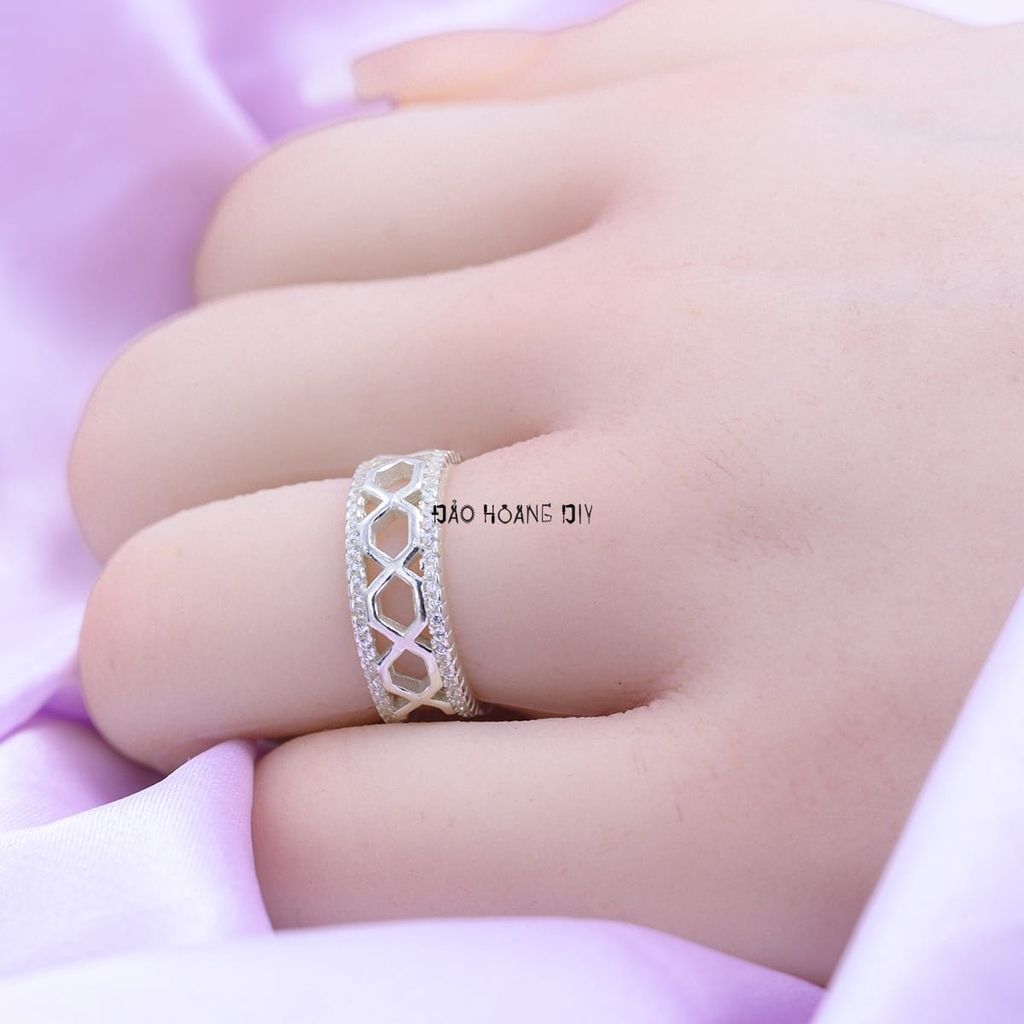 Nhẫn Bạc Nữ Trơn Đính Đá N2408270003