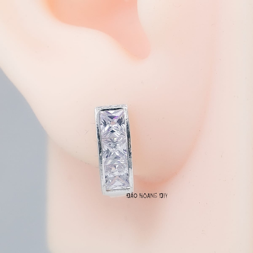 Bông Tai Bạc Nữ Kiểu Bật Hàng Đá Vuông Tinh Tế H2410210004