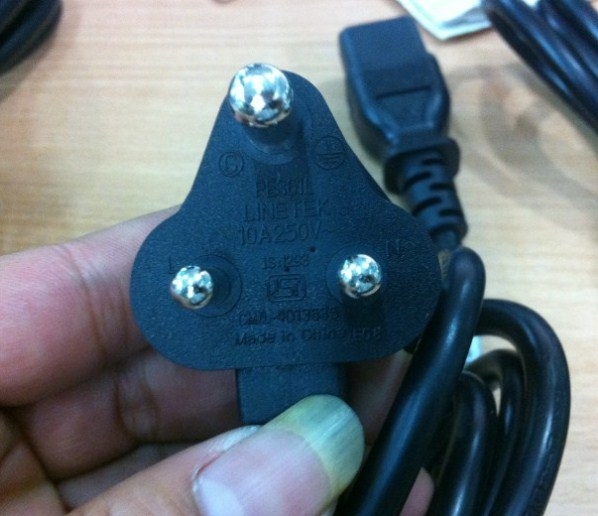 Dây nguồn LINETEK 403440-001 BS1363A Power Cord IEC60320 IEC C13 UK 10A/250V 3X0.75mm2 length 1.8M