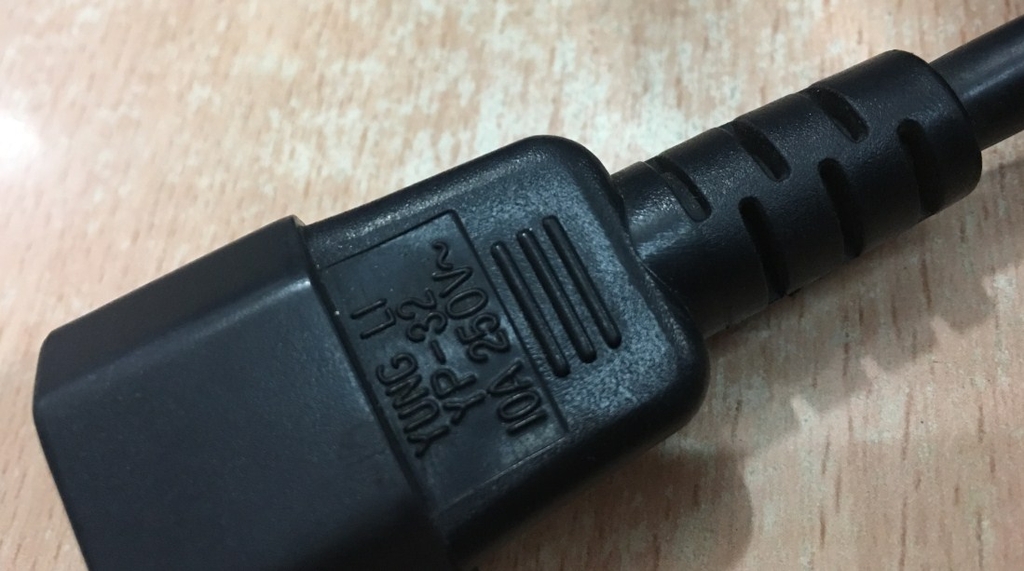 Dây Nguồn AC Power Cords IEC60320 IEC C13 to IEC C14 10A/250V 3X0.75mm Length 1.9M