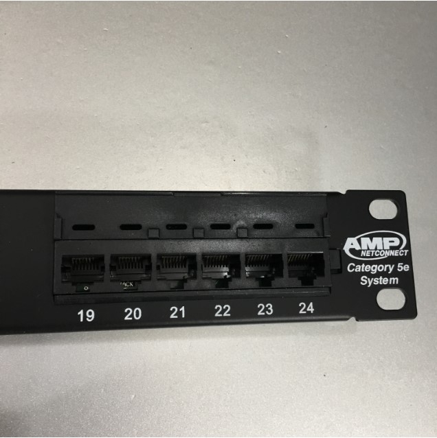 Thanh Trung Chuyển Đấu Nối Commscope AMP 0-0406330-1 24 Port Patch Panel CAT 5E UTP 1U