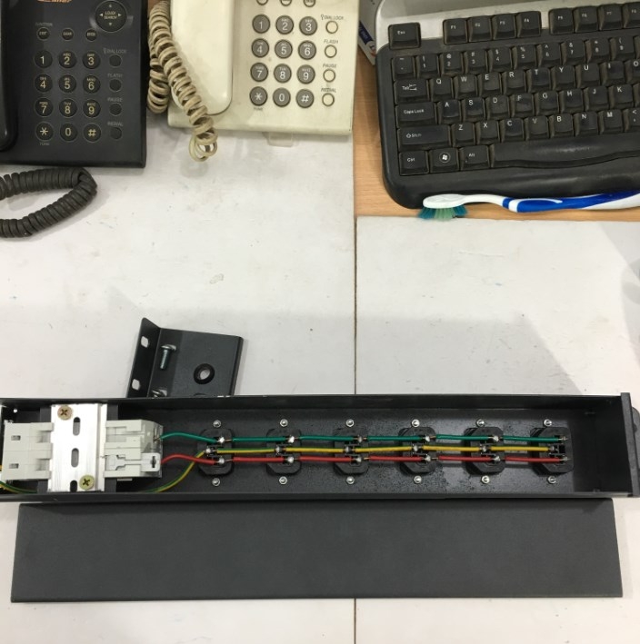 Thanh Nguồn PDU Rack Mount 19 inch 1U 6 Way IEC C13 PDU MCB BHW-T4 C32 Công Suất Max 20A to Schuko CEE7 Euro Plug Power Cord 3x1.5mm Length 3.6M