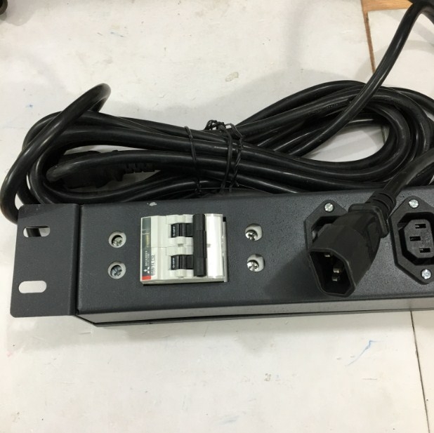 Thanh Phân Phối Nguồn Điện PDU Rack Mount 19 inch 1U 6 Way IEC C13 PDU MCB BHW-T4 C32 MITSUBISHI Công Suất Max 10A to C14 Plug Power Cord 3x1.5mm Length 2.5M
