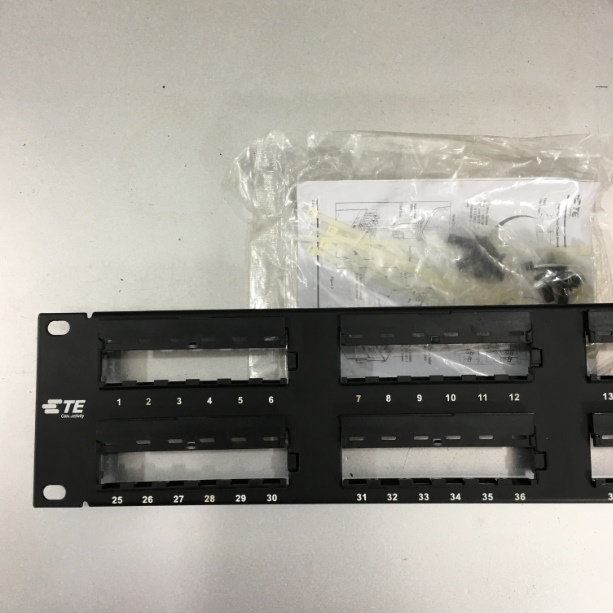 Khung Lắp Nhân Mạng Cho Thanh Trung Chuyển Đấu Nối AMP Netconnect CAT 6 48 Port Patch Panel 1933796-2