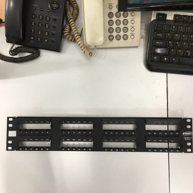 Khung Lắp Nhận Mạng Cho Thanh Trung Chuyển Đấu Nối AMP Netconnect Cat6 48 Port Patch Panel 1375014-2