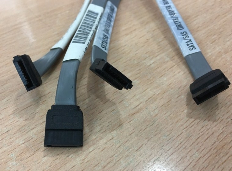 Cáp Bizlink SATA Drive CABLE GRAY INTEL-BIZLINK - D38474-002	Length 60Cm