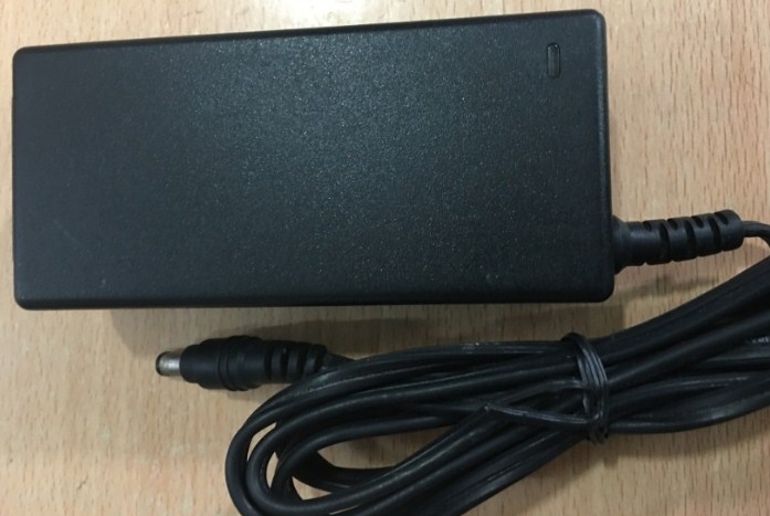 Adapter SMS-00240200-S10B 24V 2.0A Connector Size 5.5mm x 2.1mm