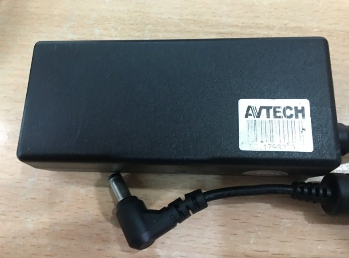 Adapter ORIGINAL APD Asian NB-65B19-CAA 19V 3.42A For Notebook & Digital DVR AVTECH KPD679ZB Connector Size 5.5mm x 2.5mm